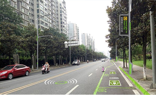 智慧路燈桿，協助智慧社區實現網絡泛在化、系統集成化、設備智能化、設計生態化。佰馬自主研發的5G/4G邊緣計算網關，與智慧燈桿各子系統無縫對接，實現燈桿設備一站接入、智能化管理。